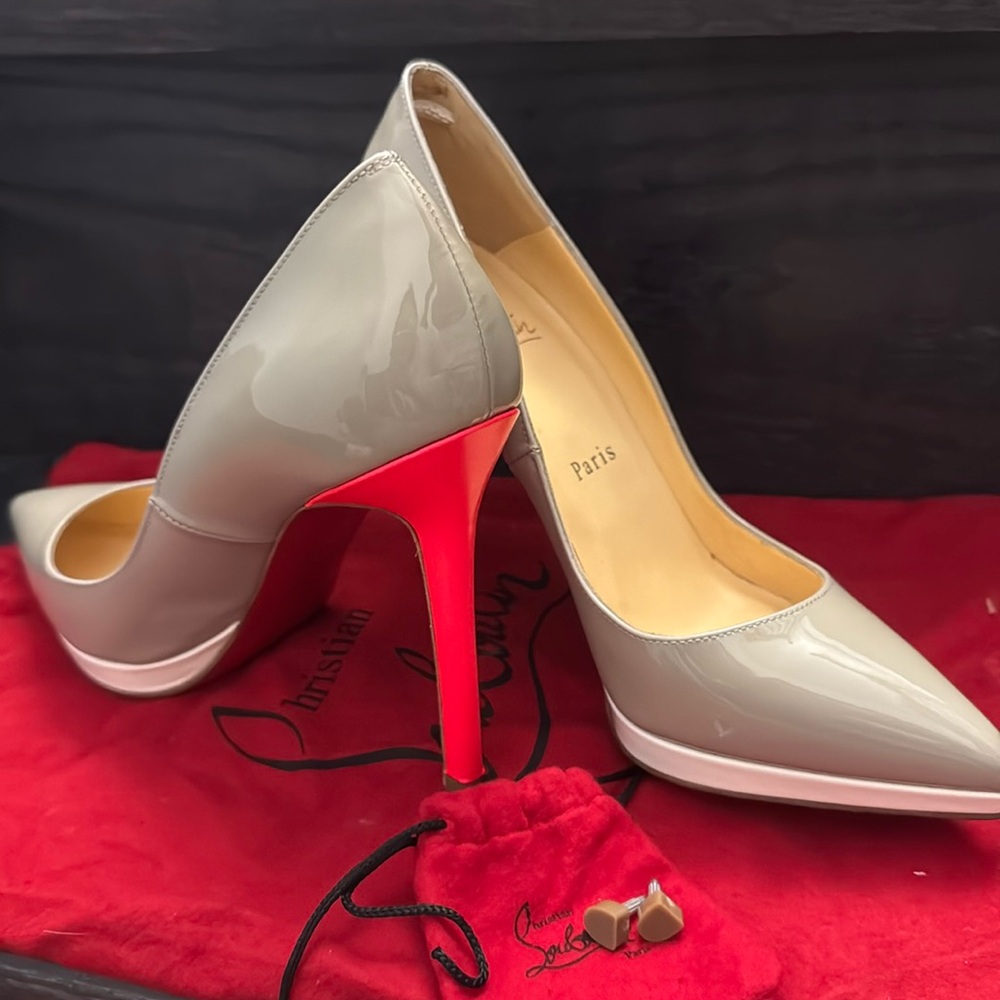 Christian Louboutin - Patent Leather Two-Tone Pumps - Size 36.5